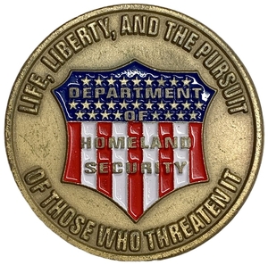 Памятный жетон (челлендж-коин) 2003 год.Operation Liberty Shield.Министерство внутренней безопасности США.Латунь,эмаль.